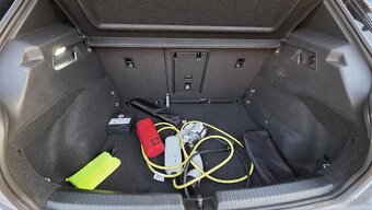 ID.3 zajímavá výbava, auto je jako nové - 9