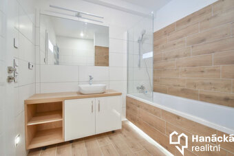 Prodej hezkého bytu 3+kk u Olomouce - 9