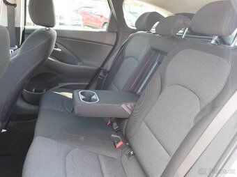 Hyundai i30 WG 1.6CRDi 85kW SMART ČR 1MAJITEL TAŽNÉ - 9