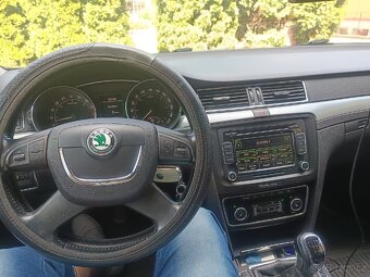 Superb 2 4x4 125 kw - 9