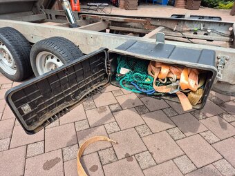 Hydraulicky sklopný přívěs 2700kg bržděný - 9