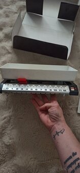 Starožitnosti -vazy a knihy, fotoaparát - 9