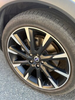 Volvo S60 D4 AWD Cross Country (5-válec) - 9