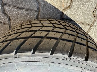 ZAVODNI PNEU NA VODU PIRELLI 235/645 R18 - 9