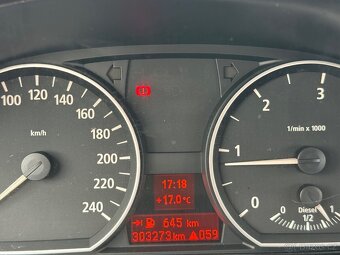 BMW e87 118d 90kw - 9