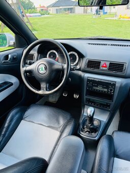Škoda Octavia 1.8T RS combi - 9