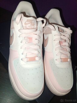 Nike Air Force 1 07 pink velikost - 9