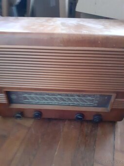 Retro  gramofon  Supraphon, rádio Tesla  605 A - 9