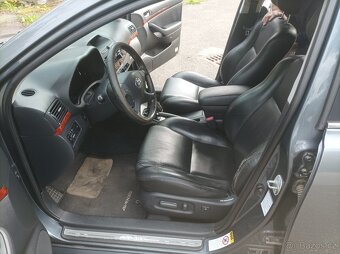 Prodám Toyota Avensis - 9