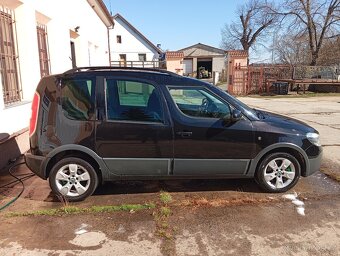 Škoda Roomster 1.6tdi Scout serviska - 9