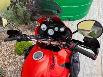 Triumph Tiger 955i - 9
