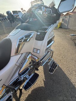 Honda Goldwing GL 1800 - 9