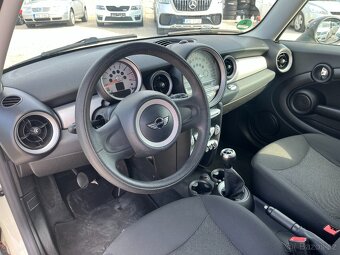 Mini Cooper 1.4i 55kW 136 205 km - 9