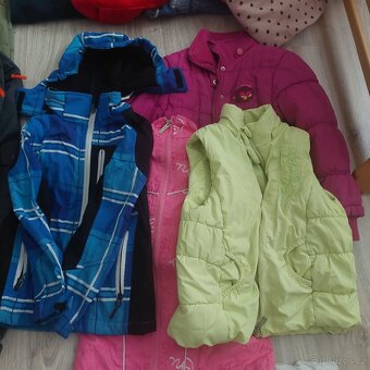 Oblečení holčička 120 až 128 - 9