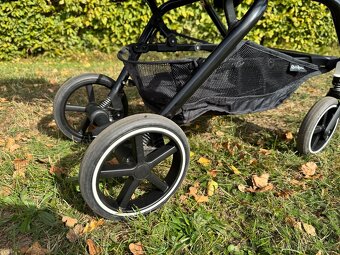 Kočárek Cybex eezy s twist 2+ 2022 moon black frame - 9