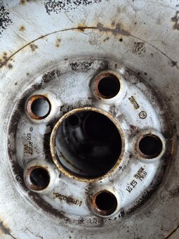 zimní pneu Falken Eurowinter z VW T5 205 55 R16c - 9