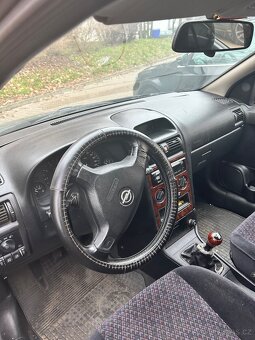 Opel Astra 1.6  16V - 9