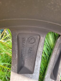 Letní Škoda Triton 17" Karoq 57A071497 8Z8 - 9