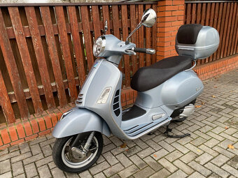 Vespa GTS 300 Hpe (2021) - 9