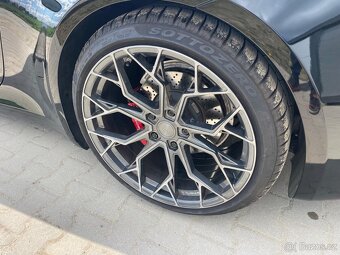 Porsche 911 Carrera 4 - 9