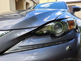 Lexus IS300h F-Sport - 9