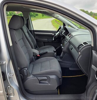 Volkswagen Touran 1.9 TDI 77KW/105PS R.V.10/2006 - 9
