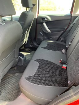 Prodám Citroën C3, 1.4i, r. v. 2010 - 9