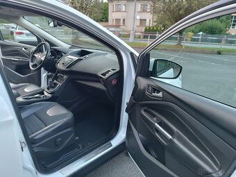 Prodám Ford Kuga EcoBoot 1.5, 110kW, benzín - 9