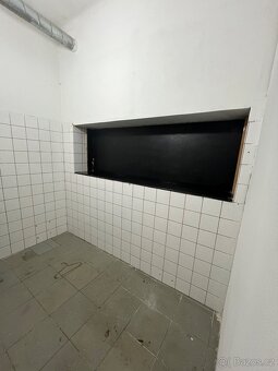 Pronájem komerčního prostoru v centru Strakonic - 9