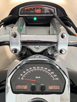 Suzuki Intruder VZR 1800 - 9