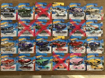 Hot Wheels - 9
