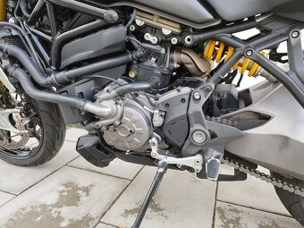 Ducati Monster 1200S - 9