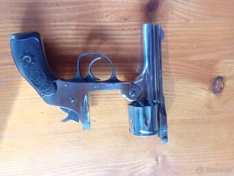 Historické revolvery kal.22 a 32 - 9