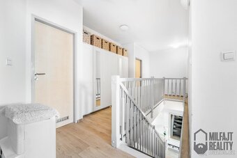 Mezonetový byt 4+kk | 112 m2, terasa, sklep, 3x parking, pří - 9