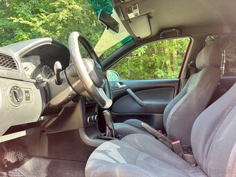 Škoda Octavia 1.9TDi rok 2010 RS Paket - 9