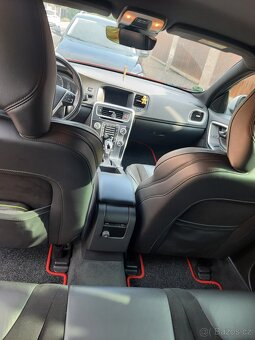 Volvo V60 D4 R-design 2018 2.0Bitdi - 9