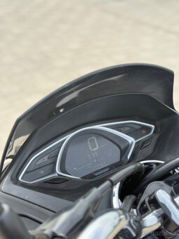 HONDA PCX 125 ROK 2019 - 9