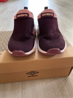 UMBRO tenisky (velikost 25) - 9