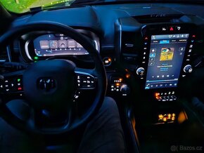 Dodge RAM 1500 LIMITED BLACK V8 HEMI 2024 - 9