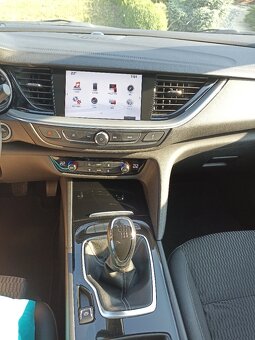Opel Insignia B Tourer 2.0 CDTI 125 KW POHON 4x4 - 9