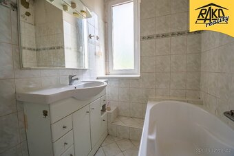Prodej bytu 3+kk se zahrádkou a garáží - 9