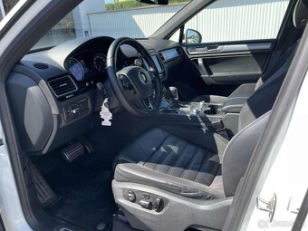Volkswagen Touareg 3.0TDI 193kW RS Line - 9