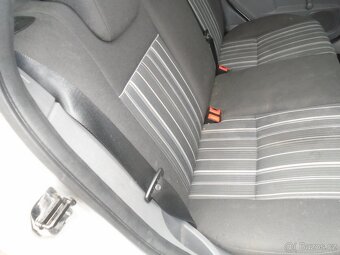 ford focus 1,6tdci 08 díly ST nárazník přední - 9