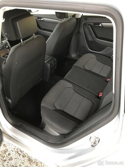 Volkswagen Passat B7 Variant 2.0tdi - 9