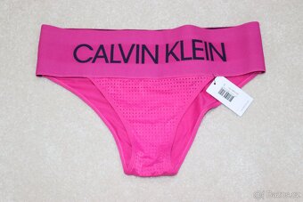 Sportovní podprsenka + kalhotky Calvin Klein v. S - 9
