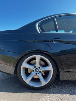 BMW E90 330i - 9