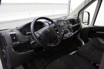 Peugeot boxer 2,2 hdi rok 2022 , 122tkm REZERVACE - 9