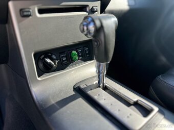 Nissan Navara 2.5 128 kW Automat – r.v. 2006, krásný stav - 9