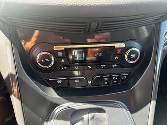 Ford Kuga 2.0TDCi 120kw 4x4, r.2014, automat, 1.maj.,servisk - 9