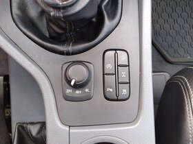 FORD RANGER 2.2 TDCI KIMITED 4x4 MANUÁL - 9